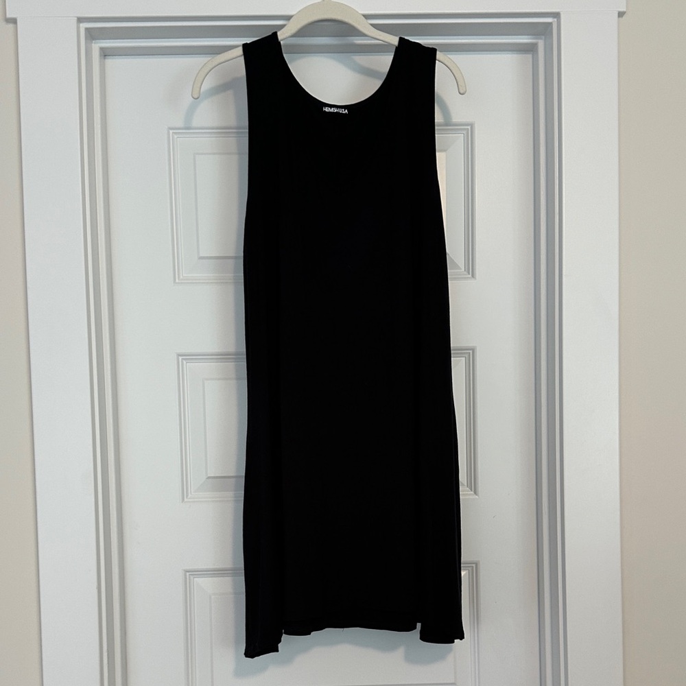 Black Sleeveless vNeck Dress